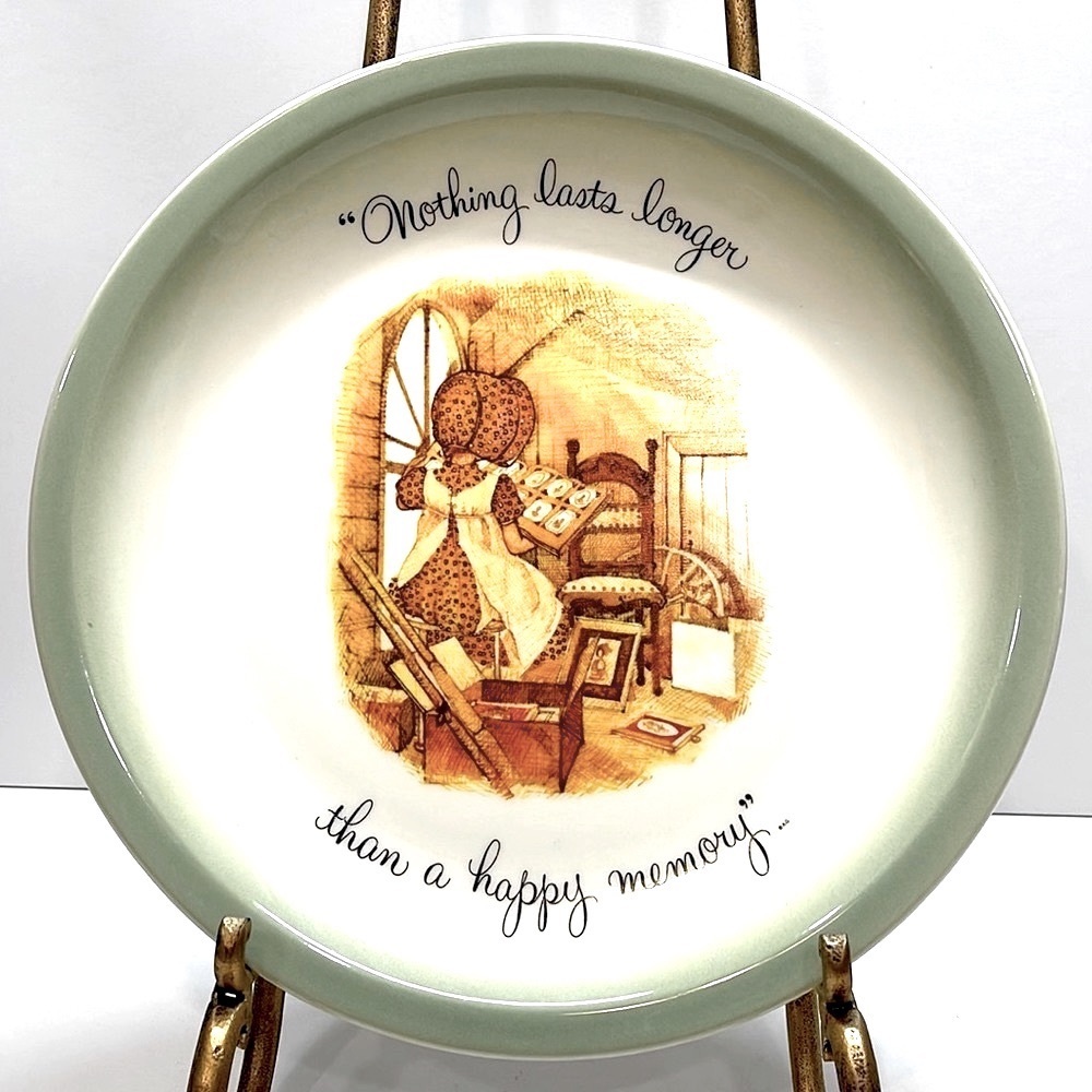 VINTAGE 1972 HOLLY HOBBIE Plate Collector’s Edition “Nothing Lasts Longer”